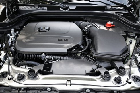New 2025 MINI Cooper 4-Door Hardtop image 32