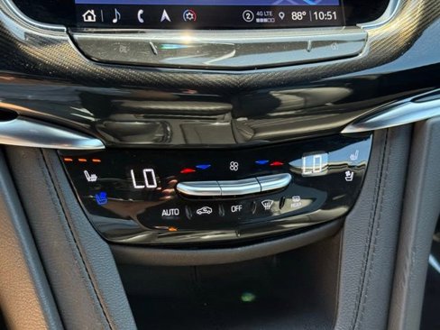 Certified 2024 Cadillac XT6 Premium Luxury w/ Platinum Package image 32