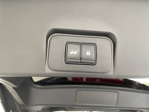 Used 2023 Nissan Rogue SV w/ SV Premium Package image 16