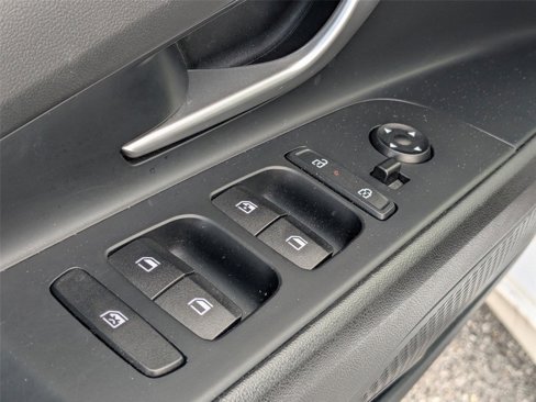 Used 2024 Hyundai Elantra Limited image 13