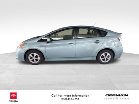 Certified 2015 Toyota Prius Three image 2