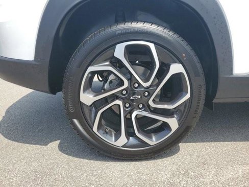 New 2025 Chevrolet Trax RS w/ Driver Confidence Package image 6