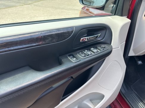 Used 2017 Dodge Grand Caravan SE w/ Power Window Group image 22