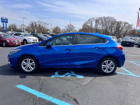 Used 2018 Chevrolet Cruze LT w/ Convenience Package image 31