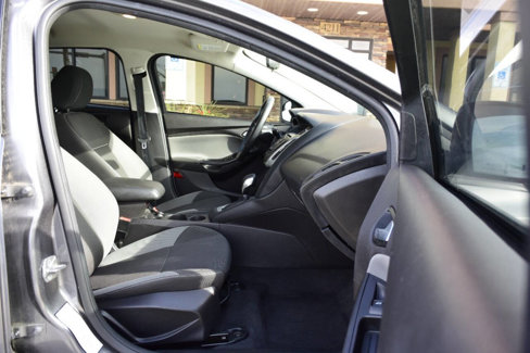 Used 2014 Ford Focus SE image 30