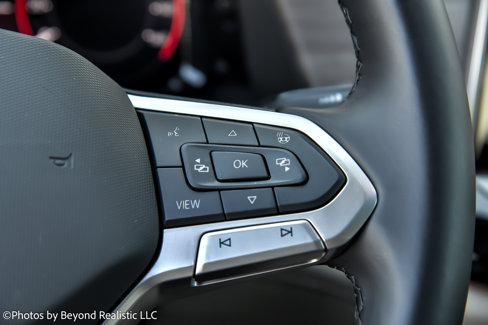 Used 2024 Volkswagen Atlas SEL Premium R-Line image 40
