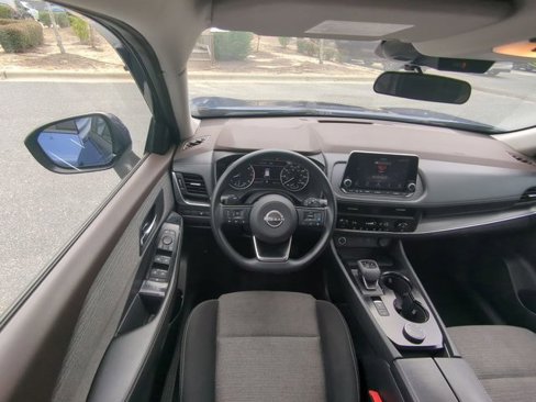 Used 2023 Nissan Rogue SV image 34