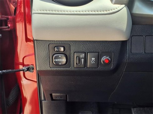Used 2013 Toyota RAV4 XLE image 21