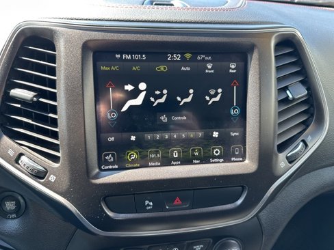 Used 2019 Jeep Cherokee Trailhawk w/ Comfort & Convenience Group image 20