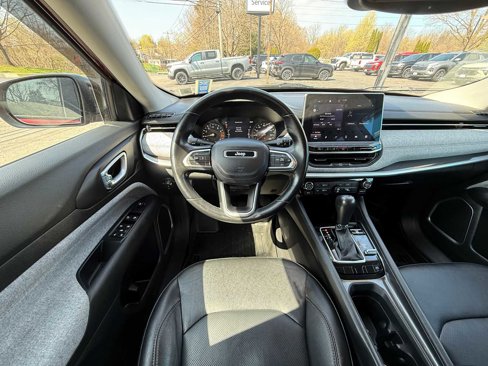 Used 2022 Jeep Compass Latitude image 38