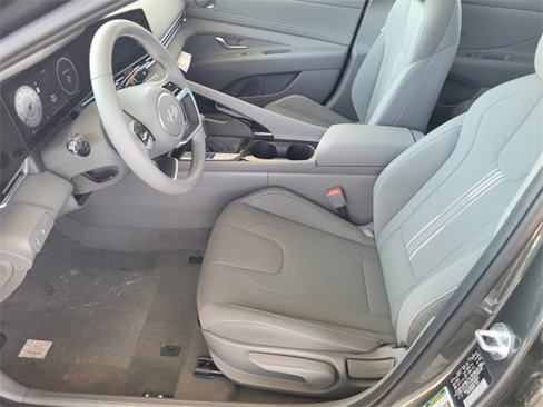 New 2025 Hyundai Elantra SEL image 11