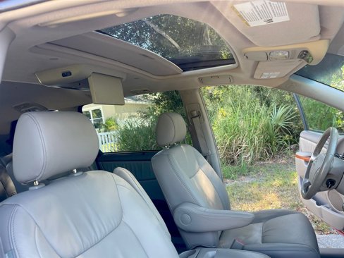 Used 2008 Toyota Sienna XLE Limited image 17