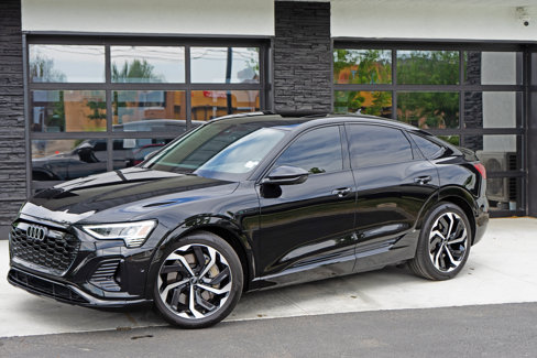 Used 2024 Audi Q8 e-tron Prestige w/ Prestige Package image 2