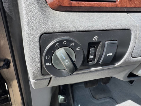 Used 2005 Ford Five Hundred SEL image 14