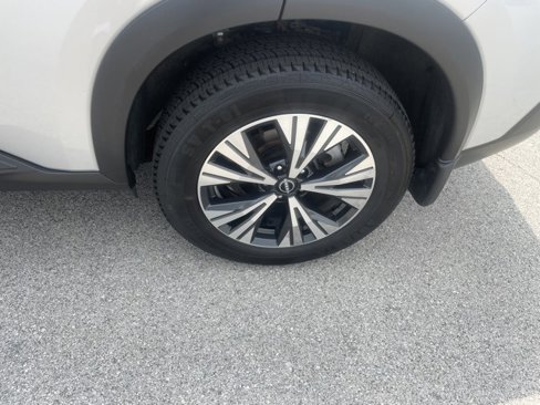 Used 2022 Nissan Rogue SV image 15
