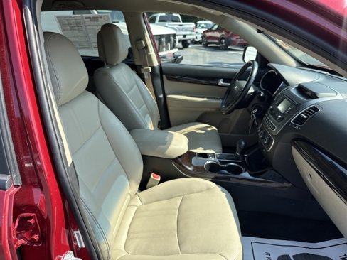 Used 2015 Kia Sorento LX image 16