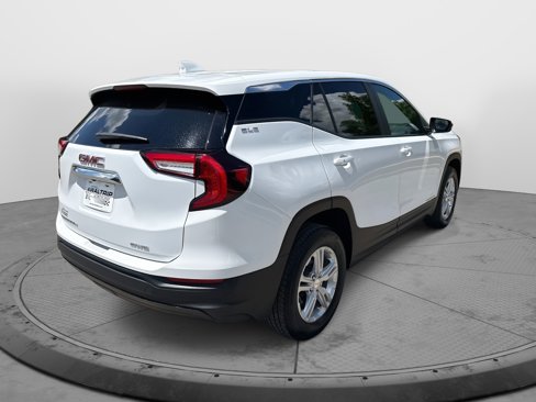 Certified 2024 GMC Terrain SLE image 8