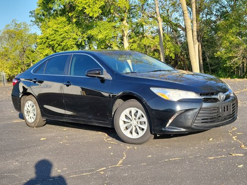 Used 2017 Toyota Camry LE image 31