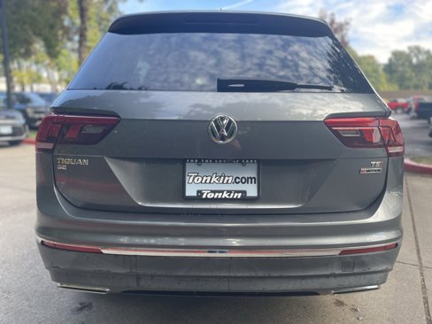 Used 2018 Volkswagen Tiguan SE w/ Panoramic Sunroof Package image 9