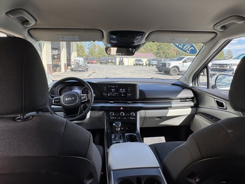 Used 2022 Kia Carnival LX image 24