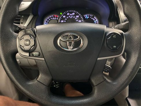 Used 2012 Toyota Camry LE image 19