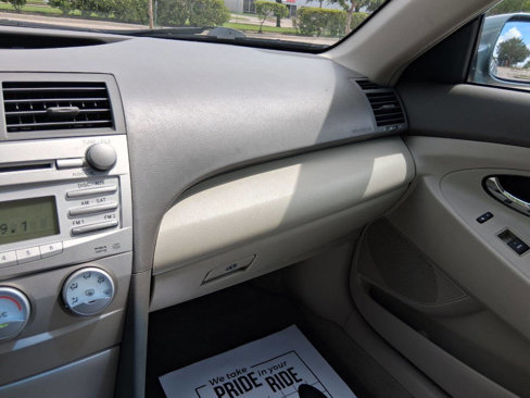 Used 2011 Toyota Camry LE image 17