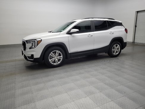 Used 2022 GMC Terrain SLE w/ Driver Convenience Package image 2