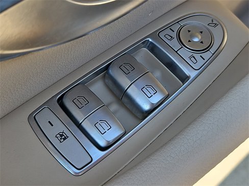 Used 2017 Mercedes-Benz E 300 4MATIC w/ Premium 3 Package image 23