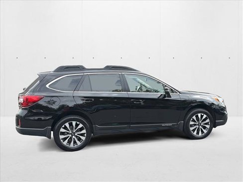 Used 2016 Subaru Outback 3.6R Limited image 4