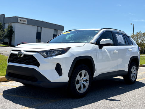 Used 2020 Toyota RAV4 LE image 3