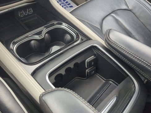 Used 2023 Chrysler Pacifica Limited image 27