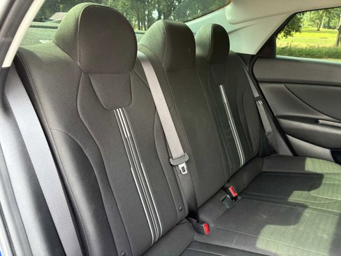 Used 2021 Hyundai Elantra SEL w/ Convenience Package image 16