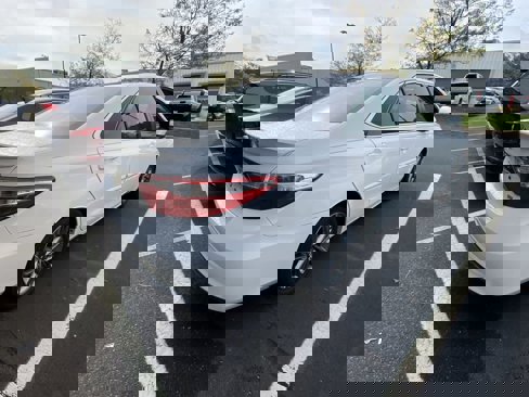 Used 2017 Toyota Camry SE image 7