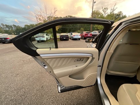 Used 2013 Ford Taurus SEL image 40