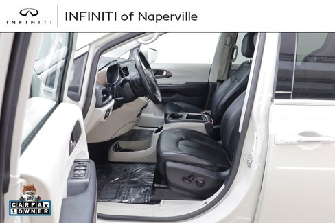 Used 2019 Chrysler Pacifica Touring-L Plus w/ Advanced Safetytec Group image 6