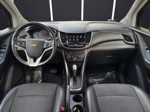 Used 2018 Chevrolet Trax LT w/ LT Convenience Package image 13