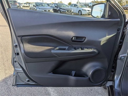 Used 2024 Nissan Kicks S image 9