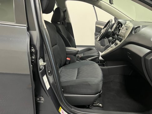 Used 2009 Toyota Matrix S image 16