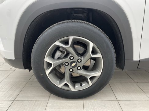Certified 2024 Chevrolet Trax LT w/ Driver Confidence Package image 6