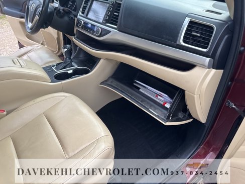 Used 2015 Toyota Highlander XLE image 25