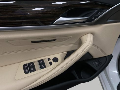 Certified 2023 BMW 540i xDrive w/ Executive Package image 34