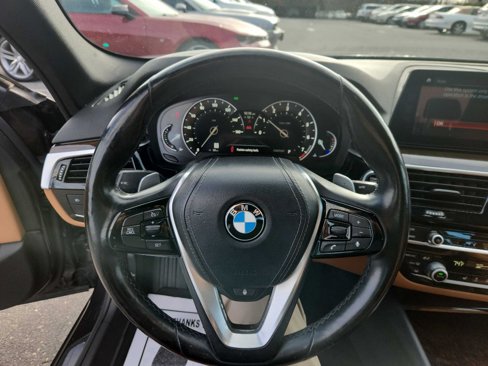 Used 2018 BMW 530i xDrive w/ Premium Package image 12