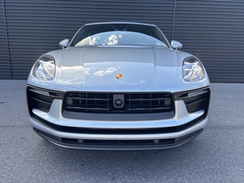 Certified 2025 Porsche Macan image 18