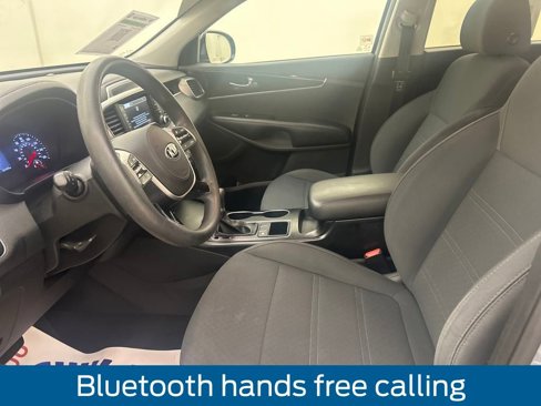 Used 2020 Kia Sorento LX image 4