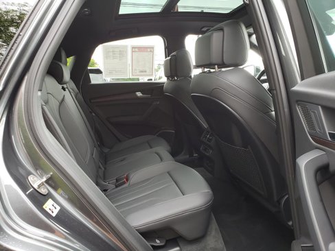 Used 2024 Audi Q5 2.0T Premium Plus w/ Premium Plus Package image 16