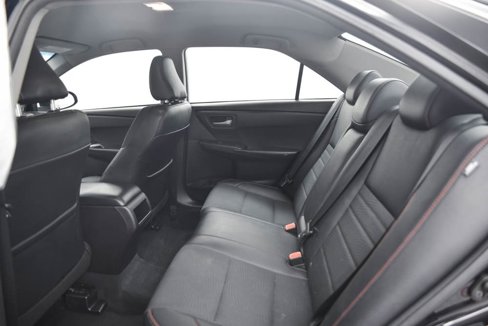 Used 2017 Toyota Camry SE image 12