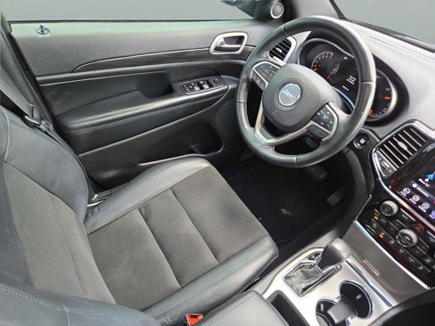 Used 2020 Jeep Grand Cherokee Altitude image 17