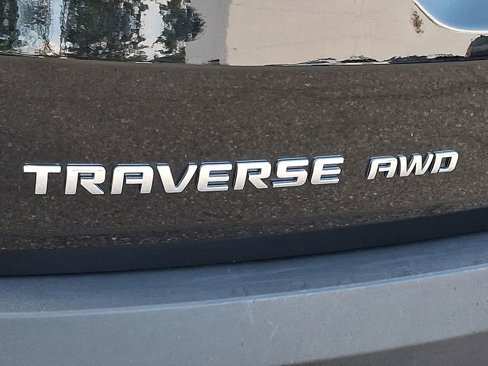 Used 2022 Chevrolet Traverse LT image 31