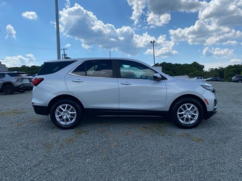 Used 2022 Chevrolet Equinox LT image 2