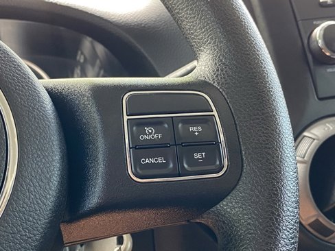 Used 2015 Jeep Wrangler Unlimited Sport image 17